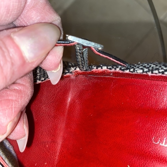 Carlo Alberto croc pattern leather & herringbone fabric heels, straps.  🖤♥️ - Picture 5 of 11